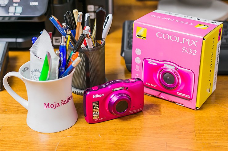 Nikon S32 (2).jpg